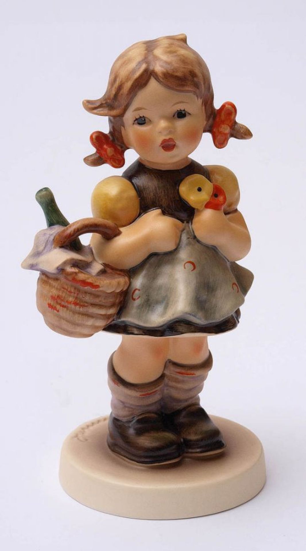 Hummel-Figur, Goebel "Kleine Besucherin", Modellnr.563/0 aus dem Jahr 1991,Sonderedition. H.13cm. Im