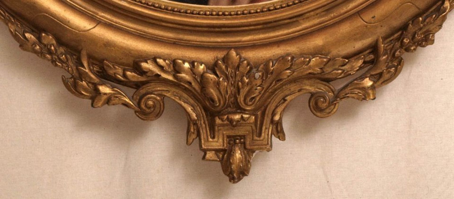 Prunkspiegel, 19.Jhdt. Ovale Form mit durchbrochener Muschelbekrönung, Blütengirlanden und - Bild 3 aus 3