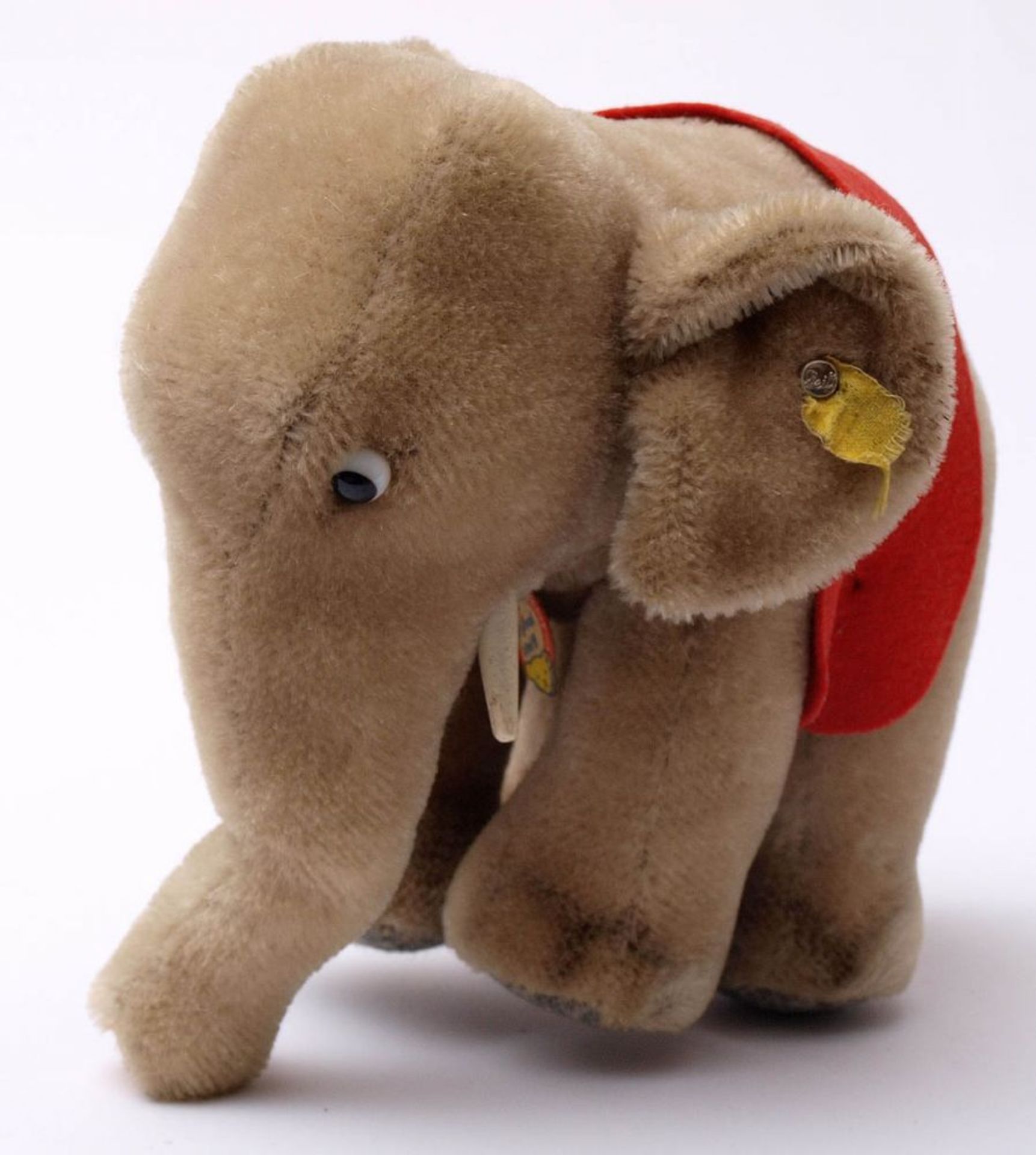 Elefant, Steiff Mit Fahne, Knopf und Schild. H.15cm. - Bild 2 aus 2