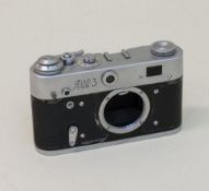 FED 3  Kamerawerk Felix E. Dzerzhinsky Charkow, 1961-63, Kleinbild-Entfernungsmesser-Kamera (nur