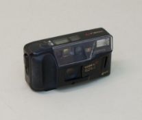 Yashica T3  Kamerawerk Yashica Japan, 1980er Jahre, Kompaktkamera    Dieses Los wird in einer
