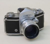Exakta Varex II A  Kamerawerk Ihagee Dresden, 1957, Kleinbild-Spiegelreflexkamera, Objektiv Biotar