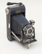 Kodak Junior 620  Kodak Werke, Rollfilmkamera, Objektiv 7,7 - 105 mm    Mindestpreis: 30    Dieses