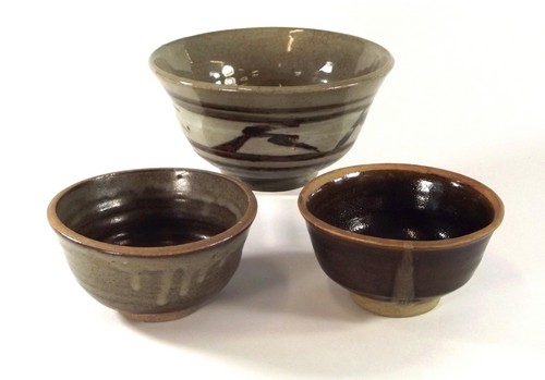 SCOTT MARSHALL.
Three Scott Marshall, Boscean Pottery footed bowls. 
Two 20cm, one 30cm diameter.