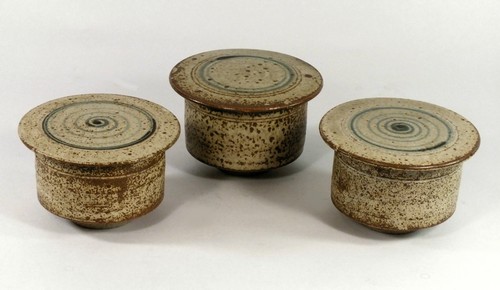 WILLIAM SPEAR.
Three lidded boxes by William Spear. 
Lid diameter 13cm.