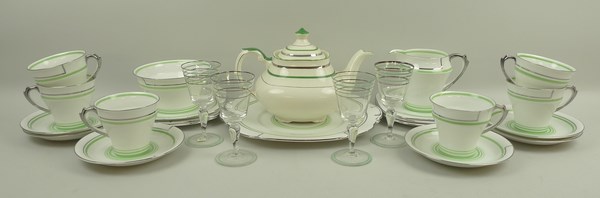 A Roslyn 1930s tea set decorated with green and sliver bands, comprising; six tea cups, saucers, and - Image 2 of 2