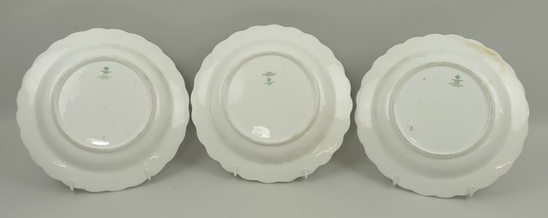 A set of three Copeland Spode porcelain dessert dishes, early 20th century, painted with exotic - Image 2 of 2