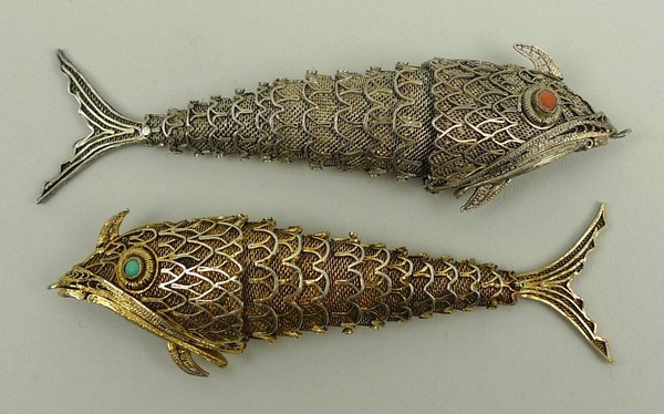 A Chinese gilt metal reticulated fish box set with turquoise eyes, and a further white metal fish