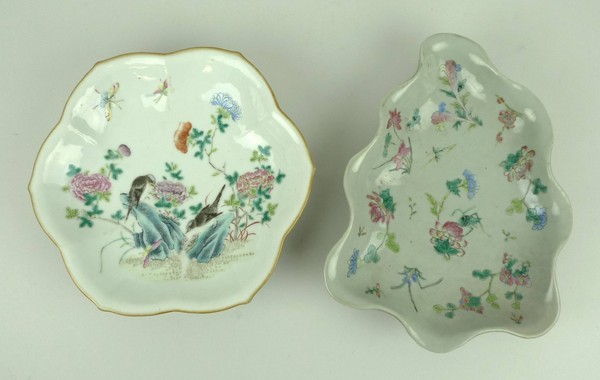 A Chinese porcelain famille rose dish, late 19th/early 20th century, bears Tongzhi mark, of