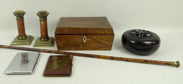 A George III rosewood tea caddy with a marquetry inlaid border, 22 by 17 by 10cm, Regency