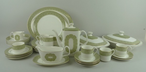 A Royal Doulton porcelain part dinner and coffee service decorated in the 'Sonnet' pattern,