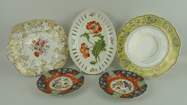 A porcelain dessert dish, circa 1800, painted with 'Spatlin Poppy', 28 by 21cm, Ridgways bread plate