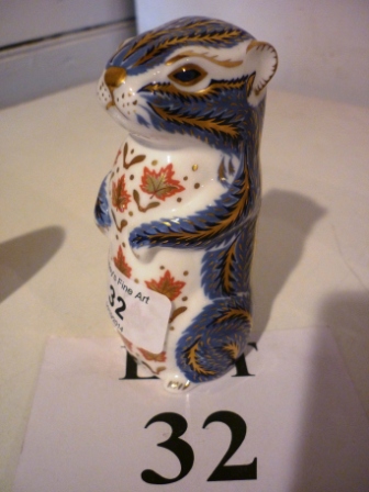 A Crown Derby squirrel figurine est: £30-£50 (O1)