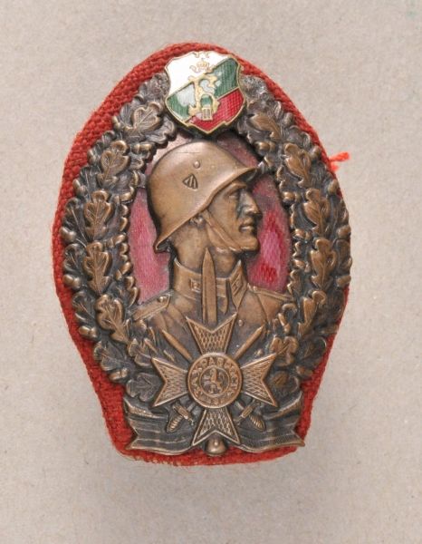 Bulgaria  Infantery-Badge, 3. grade.  Bronced, partially enamelled, multiple parts, on red