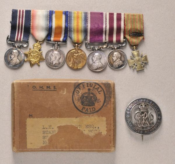 Great Britain  Property of a brave soldier with 8 decorations.  Great, 7-parted miniature buckle