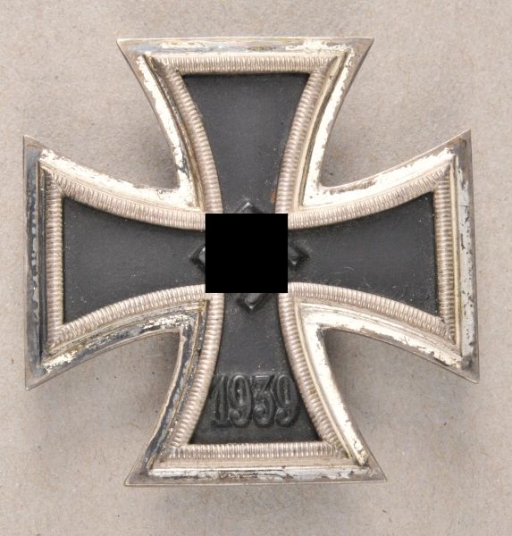 Germany (1933-1945)  Iron cross, 1939, 1st class.  Iron core blackened, silvered plier, on a needle,