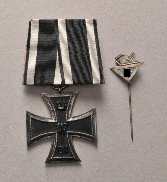 Germany (1933-1945)  Property with 2 decorations.  1.) iron cross, 1914, 2nd class, on buckle; 2.)