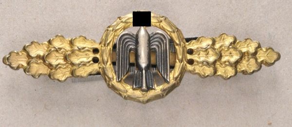 Germany (1933-1945)  Flight Clasp for Bomber-Troops, in gold.  Brass gilded, the silvered device