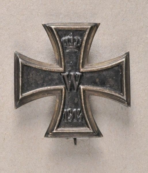 Prussia  Iron cross, 1914, 1. class.  Blackened iron core, silver pliers, KO hallmarked, on a