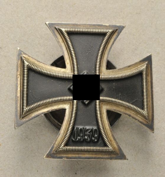 Germany (1933-1945)  Iron Cross, 1939, 1. class, on screw-back.  Blackened iron core, silver