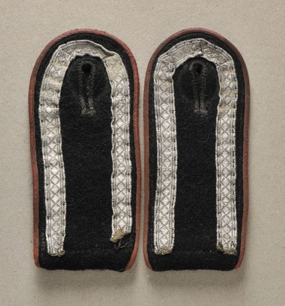 Army  Pair shoulderboards of the tank troops, NCO. (Heer / Waffen SS).  Black fabric, pink piping,