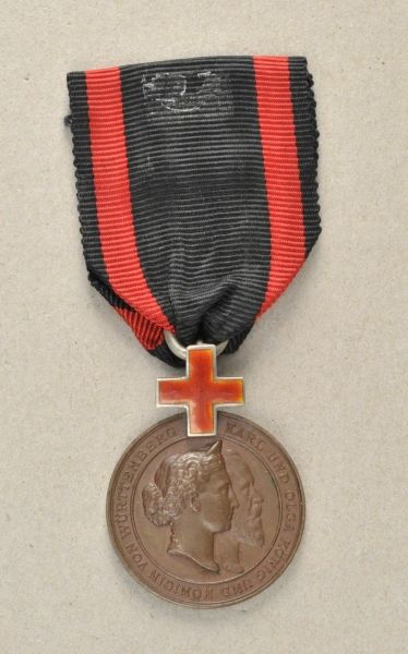 Württemberg  Karl-Olga-Medal for Merits in the Red-Cross, in bronce.  Bronce, Geneva Cross