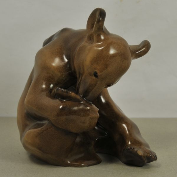 Allach  Sitting bear.  Colored, glazed china, impressed in the bottom "Prof. W. Zügel" and model no.