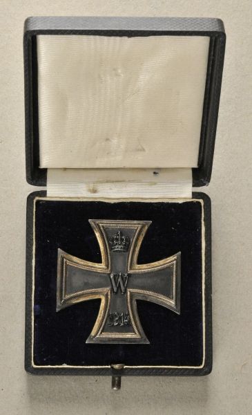 Prussia  Iron Cross, 1914, 1. class, in box.  Blackened iron core, silver frame, hallmarked KO, on