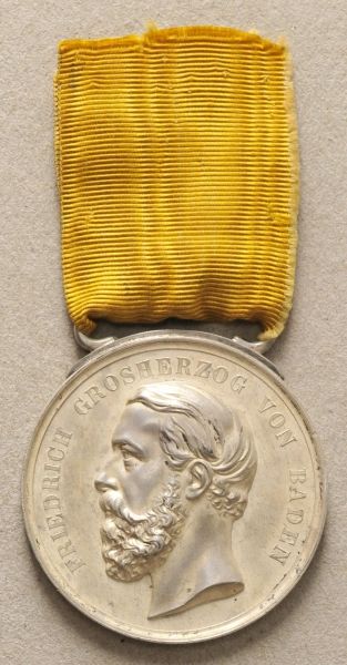 Baden  Large silver merit medal, Friedrich I. (1882-1908).  Silver, on ribbon.  Condition: II