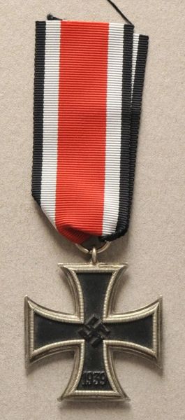 Germany (1933-1945)  Iron Cross, 1939, 2. class - Schinkel-form.  Blackened iron core, silvered