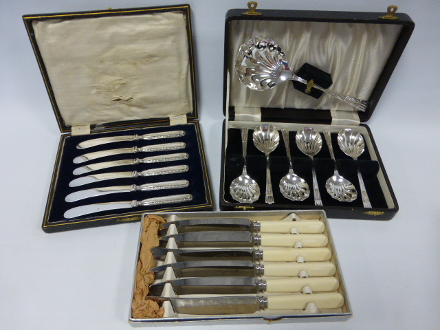 A set of six silver handled butter knives, hallmarked Sheffield 1917 by maker William Young, in