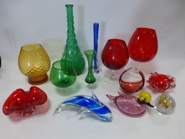 Collection of Italian and other glassware to include Murano