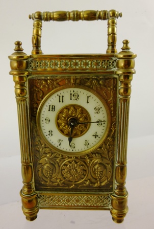 A LATE 19TH/EARLY 20TH CENTURY BRASS (previously gilded) CARRIAGE TIMEPIECE having ""turned"" and - Image 4 of 5