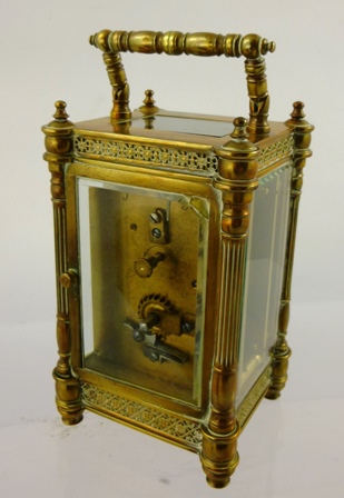 A LATE 19TH/EARLY 20TH CENTURY BRASS (previously gilded) CARRIAGE TIMEPIECE having ""turned"" and - Image 3 of 5