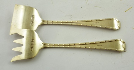 HENRY WILKINSON & SONS A PAIR OF SILVER SARDINE SERVERS, each having bead rim decoration, Sheffield - Image 3 of 4