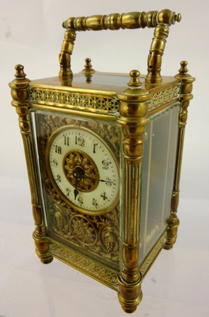 A LATE 19TH/EARLY 20TH CENTURY BRASS (previously gilded) CARRIAGE TIMEPIECE having ""turned"" and - Image 5 of 5