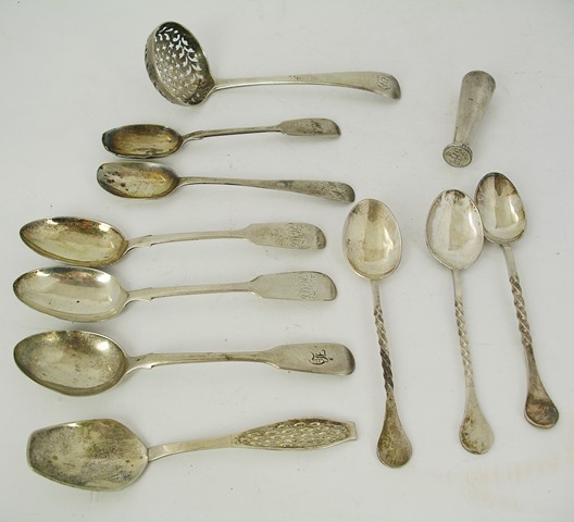 A SELECTION OF NINE SILVER TEASPOONS, mixed vintages, together with an Old English pattern silver