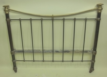 A VICTORIAN IRON AND BRASS BED FRAME having ringed and ball decoration, 1.36m wide