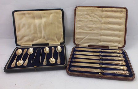 JOSIAH WILLIAMS & CO A SET OF SIX SILVER COFFEE SPOONS & MATCHING TONGS with garland terminals,