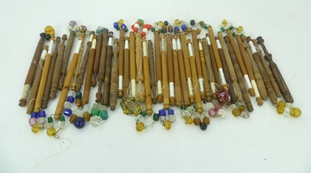 A LARGE COLLECTION OF APPROXIMATELY 200 OLD TURNED WOOD & BONE LACE BOBBINS, mainly wire and bead