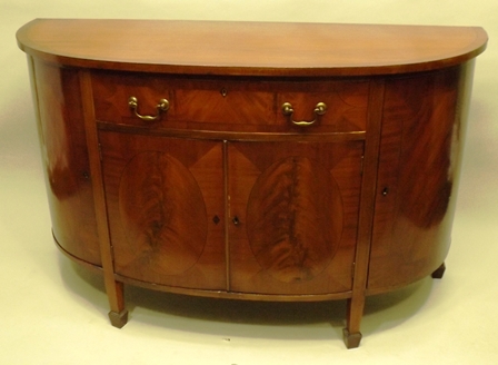 A LATE 19TH/EARLY 20TH CENTURY MAHOGANY FINISHED BOW FRONT SIDEBOARD, having plain crossbanded top, - Image 2 of 3