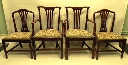 A PAIR OF EARLY 19TH CENTURY MAHOGANY DINING CHAIRS each having a hump crest rail, fan splat, drop- - Image 2 of 2