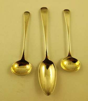 THOMAS STREETIN A PAIR OF SILVER MUSTARD SPOONS each of Old English pattern with trace gilded bowls