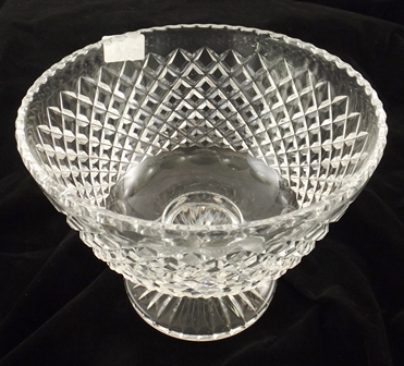 TWO PROBABLY STUART CUT LEAD CRYSTAL ELEVATED BOWLS each deep cut with geometric decoration, 19 x - Image 3 of 4