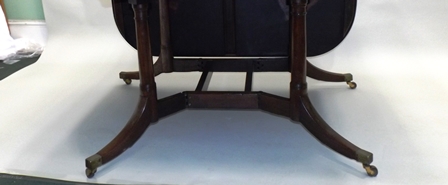 A GEORGE III MAHOGANY DINING TABLE having twin drop flap D end top, mounted on an unusually - Image 2 of 4