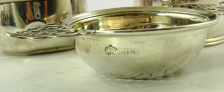 DEAKIN & FRANCIS A SILVER MUSTARD POT having gadroon applied rim, Birmingham 1900 and a silver TEA - Image 2 of 4