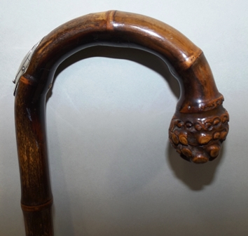 A GEORGE V SILVER MOUNTED BAMBOO HORSE MEASURING WALKING STICK having carved globular pommel, - Image 3 of 5