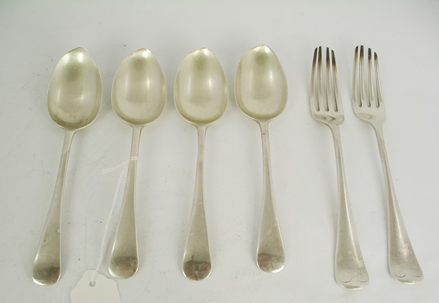 AN ASSORTMENT OF OLD ENGLISH PATTERN FLATWARE comprising four dessert spoons and two forks,