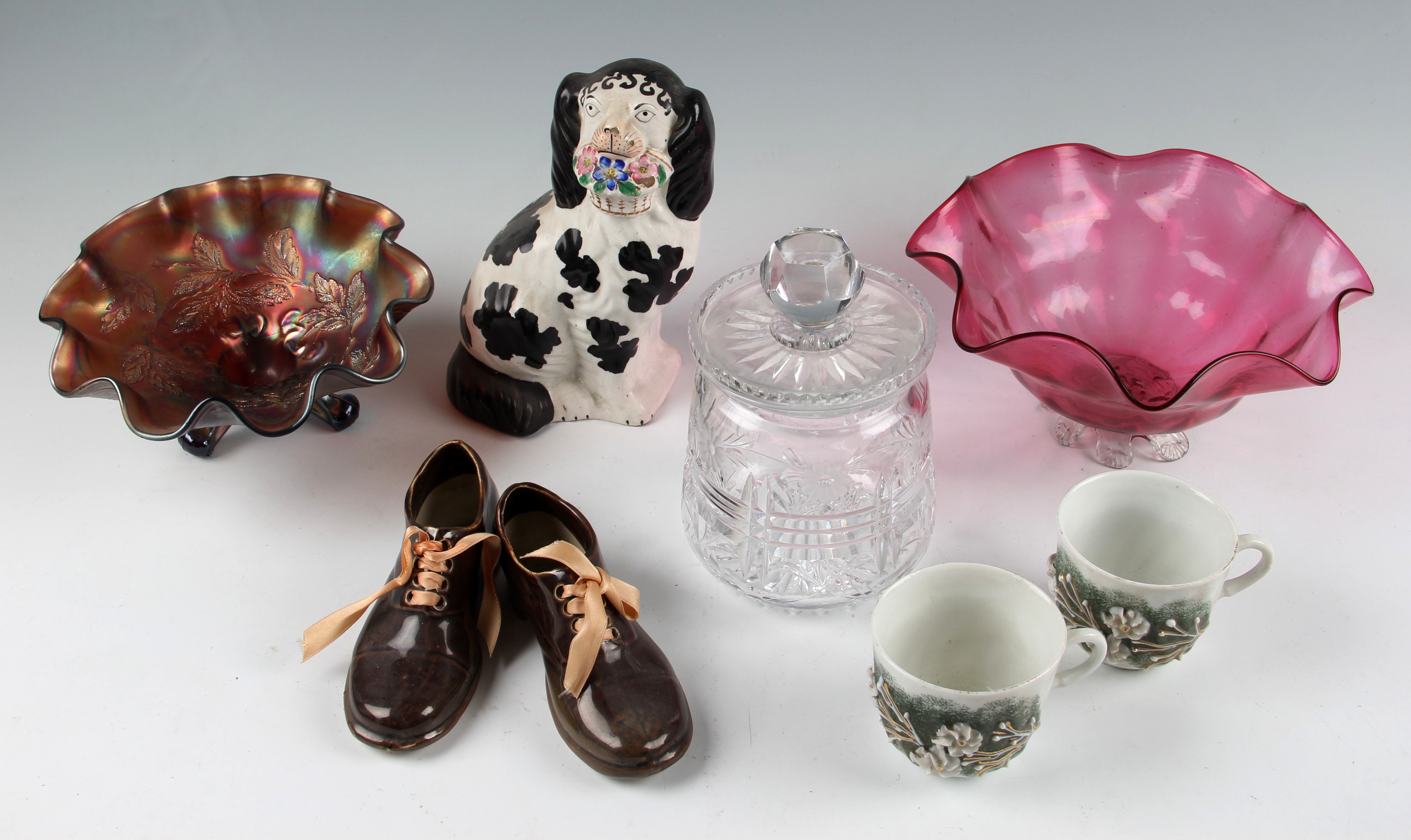 A parcel lot of ceramics and glass to include Victorian cranberry glass bowl with frilled rim,