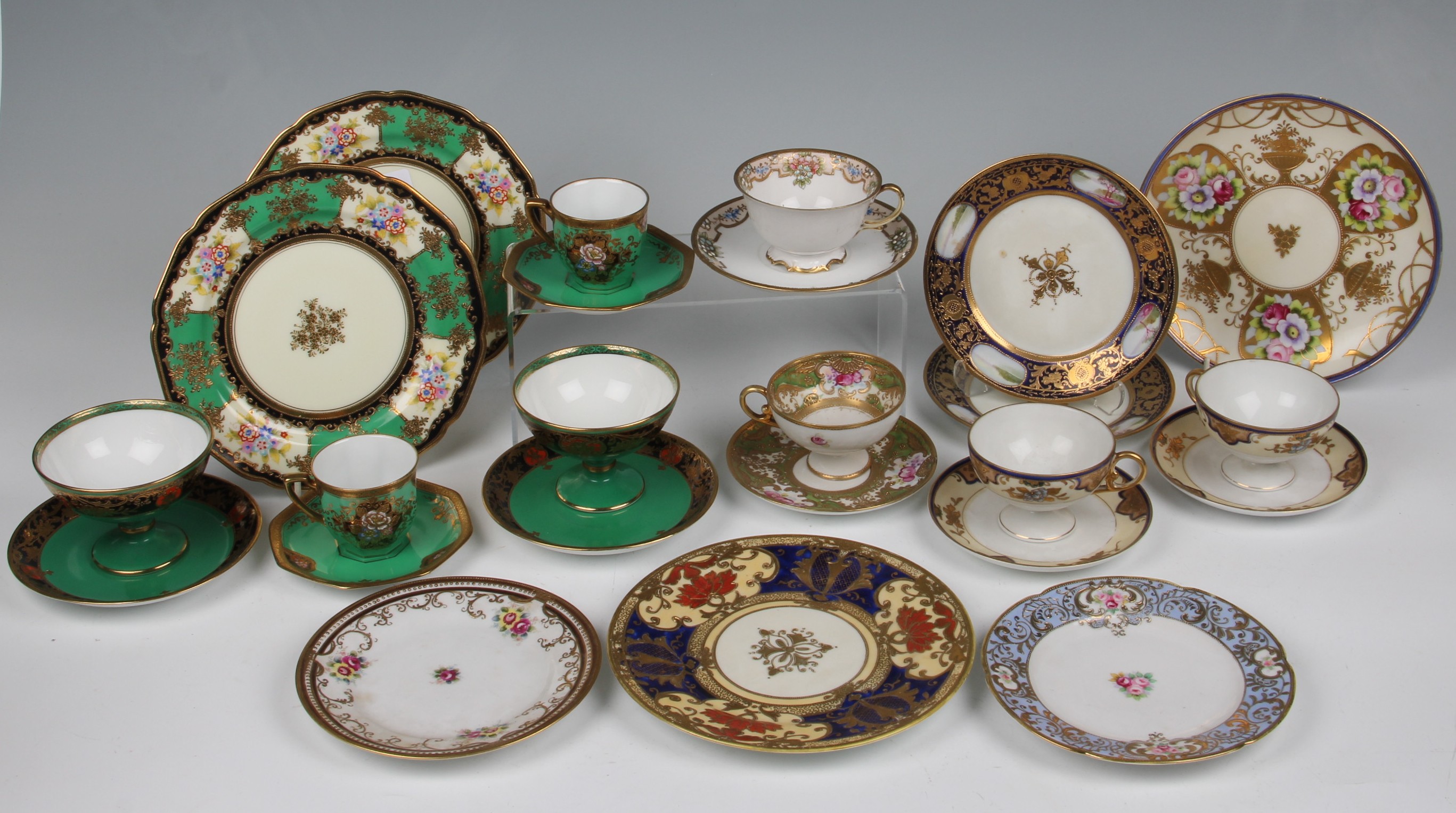 A parcel lot of Noritake tea wares to include two footed bowls on stands, two coffee cups and